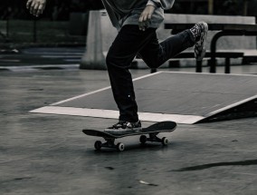 足彩网|13.5亿欧元巨舰沉没于1370万小舟！皇马身价百倍惨败，问题深度解析