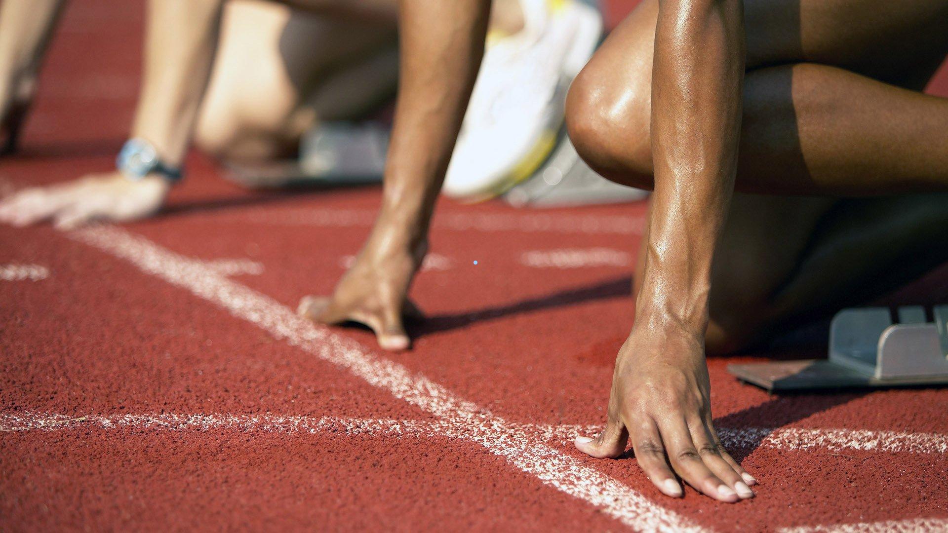 西甲名宿揭秘，阿隆索皇马帅位危机根源，利物浦或成救赎之路？